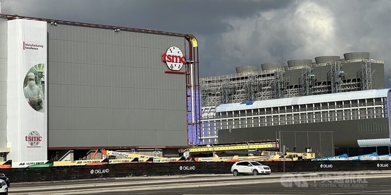 1366x768_313933229813